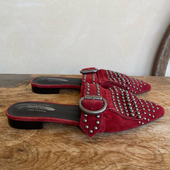 JEFFERY CAMPBELL FREE PEOPLE Shoes Red Studded Fringed Suede Buckle Flats 8.5M - Picture 7 of 12